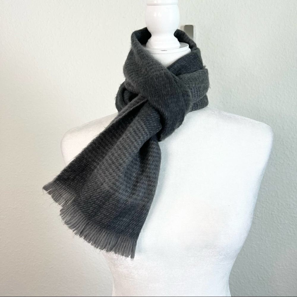 𝅺jordan Marsh Vintage Gray Stripe Fringe Scarf